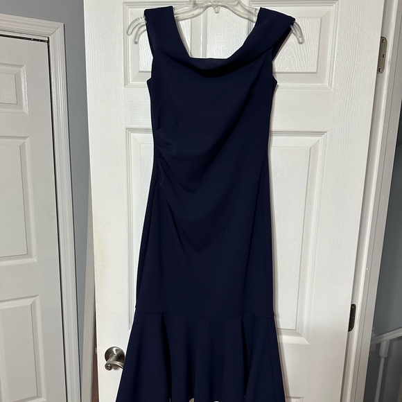 Vince Camuto Dresses & Skirts - Vince Camuto Off Shoulder Crepe Flounced Cocktail Dress